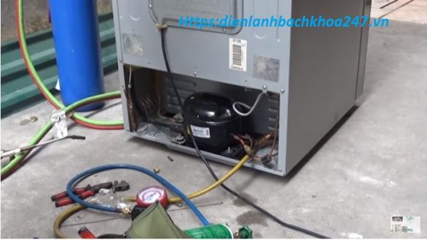 tủ lạnh hết gas dẫn đến tủ có chạy nhưng không lạnh